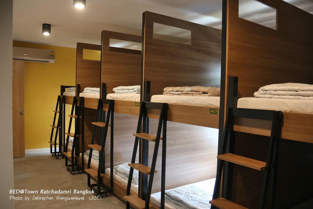Bed@Town Hostel Bangkok Exterior foto