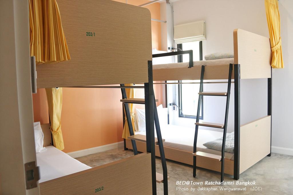 Bed@Town Hostel Bangkok Exterior foto